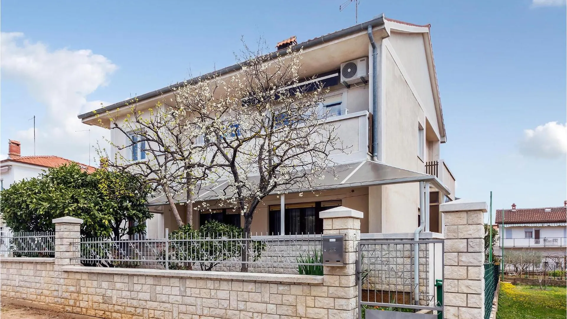 3 Bedroom Awesome Apartment In Pula 0*,