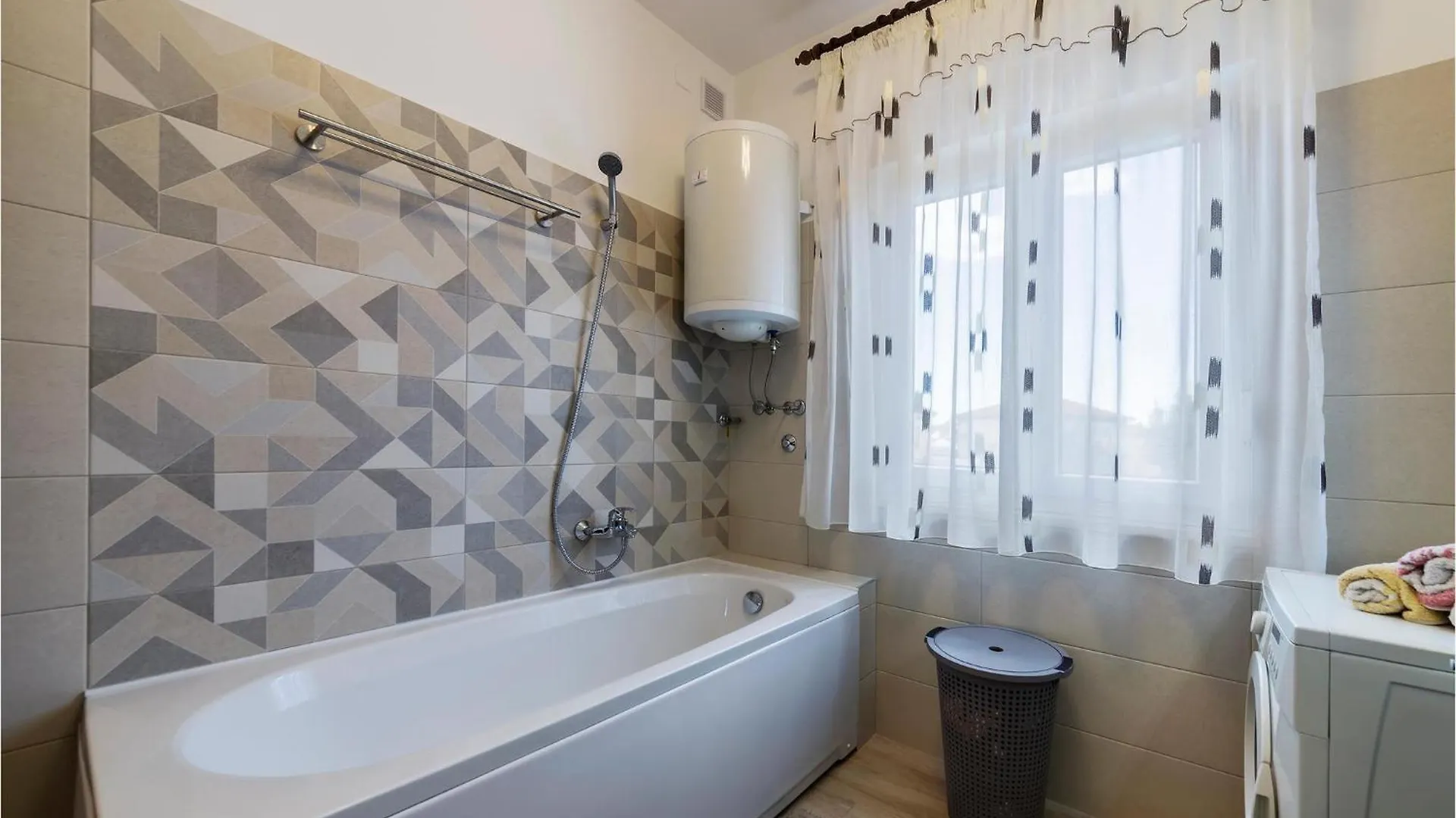 3 Bedroom Awesome Apartment In Pula